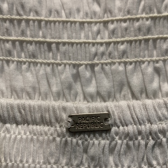 Fashionable smocking knit straps top - Picture 8 of 8